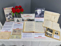 Выставка семейных реликвий Победы открылась в Центральной городской модельной библиотеке
